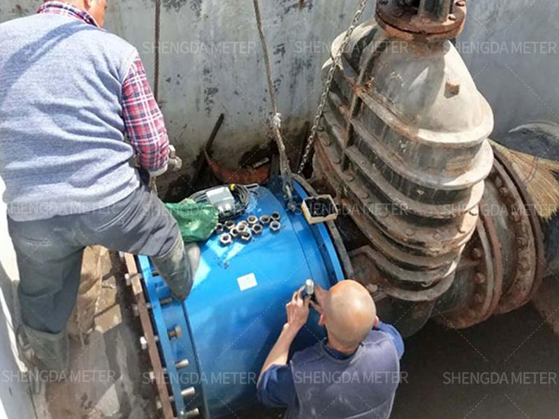 Magnetic flow meter used for wastewater